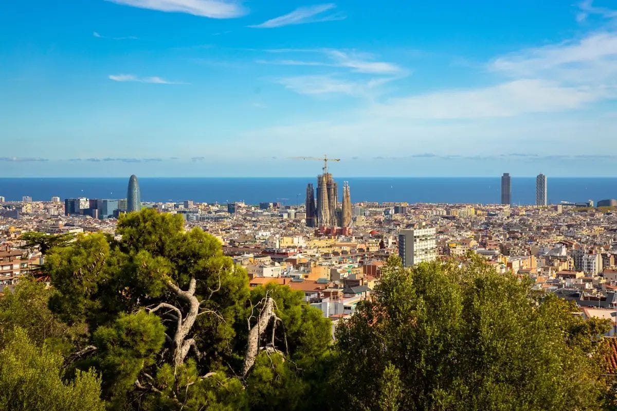 Barcelona impulsa 25 noves zones verdes en tots els seus districtes aquest any
