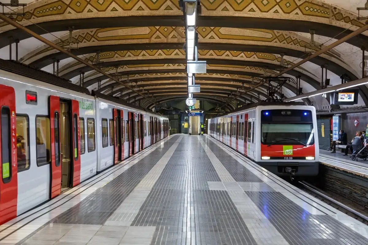 El metro de Barcelona instal·larà generadors contra apagades