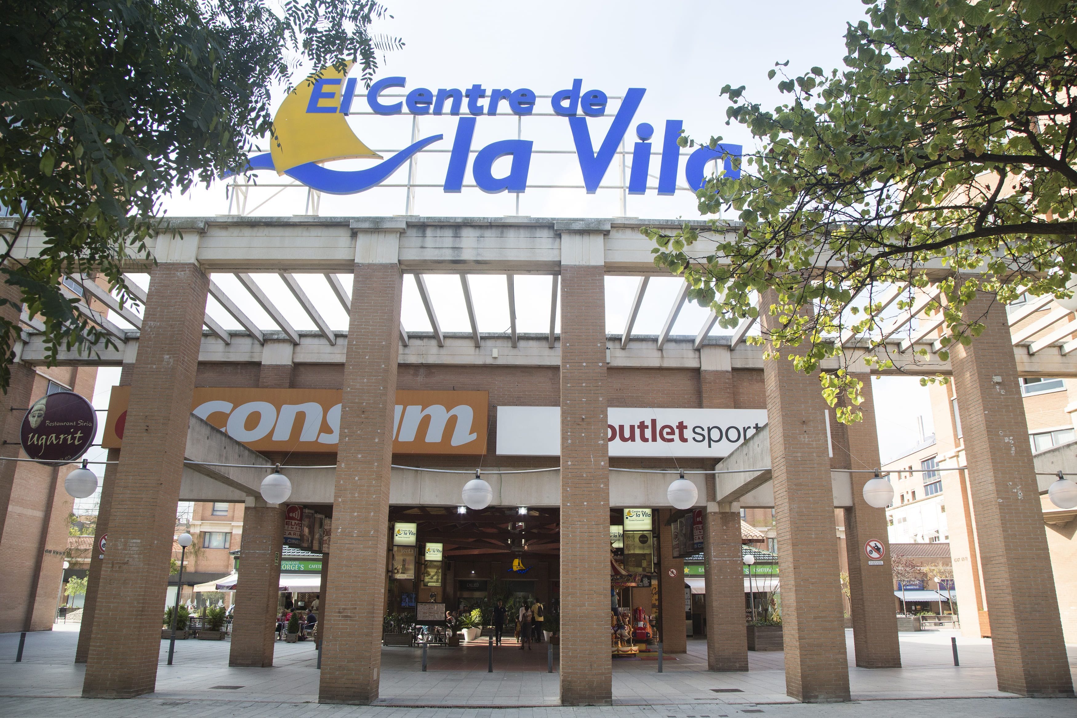 El centre comercial fantasma de la Vila Olímpica surt a subhasta a Barcelona