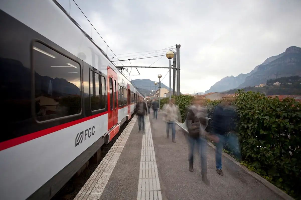 El corte de FGC entre Gràcia y Sarrià obligará a cambiar rutas en agosto