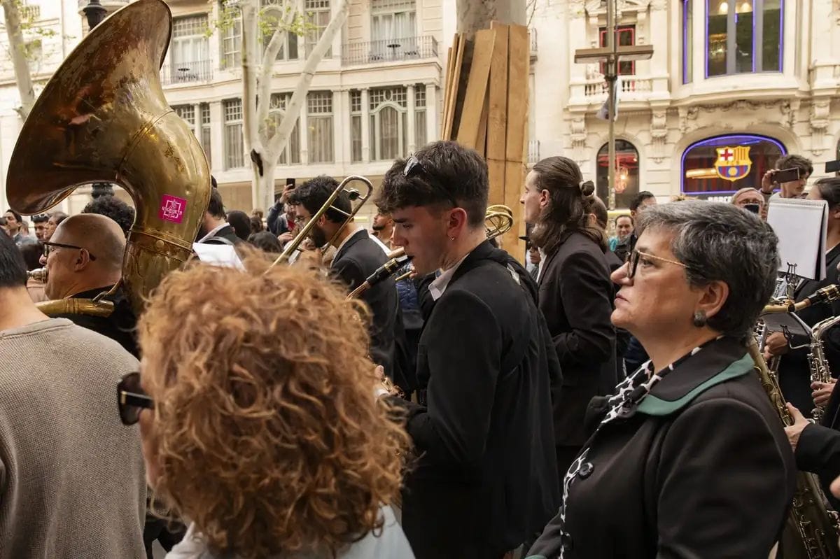 Falles Poblenou celebra avui dissabte 21 de març amb la cremà i concerts a la plaça del Patufet