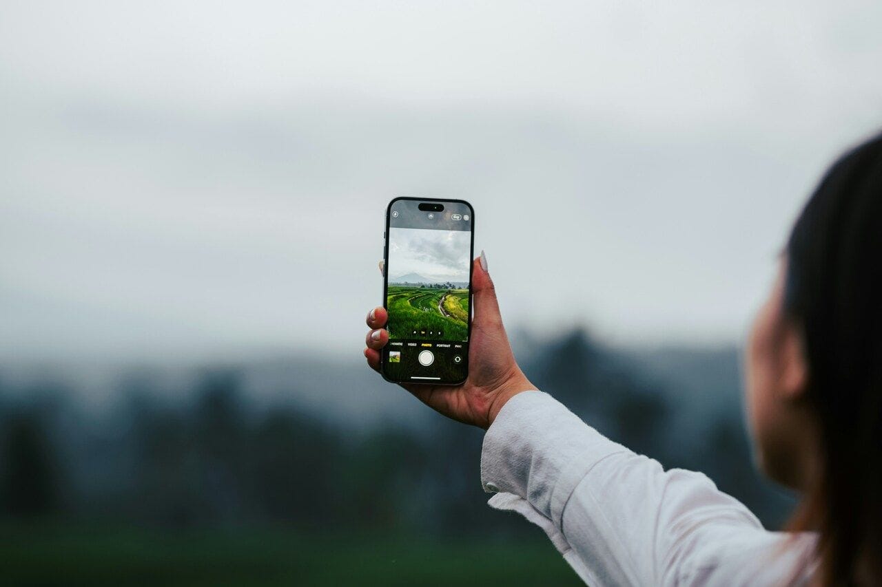 Com limitar el temps d'ús de l'iPhone per fer més plans fora?
