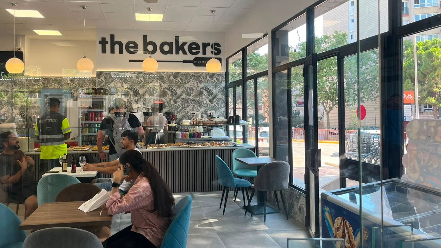 L'estació de L'Hospitalet recupera la seva cafeteria després de dos anys tancada