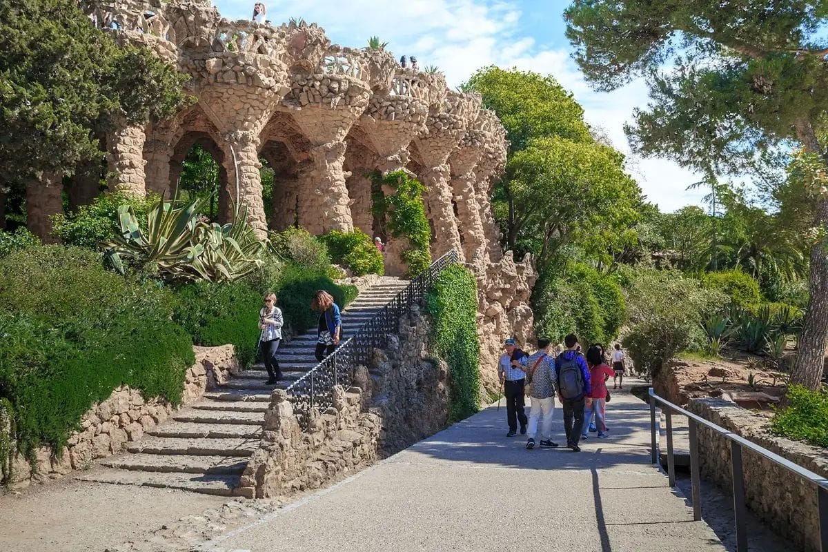 El Park Güell canviarà els seus sòls el 2027 amb materials més sostenibles