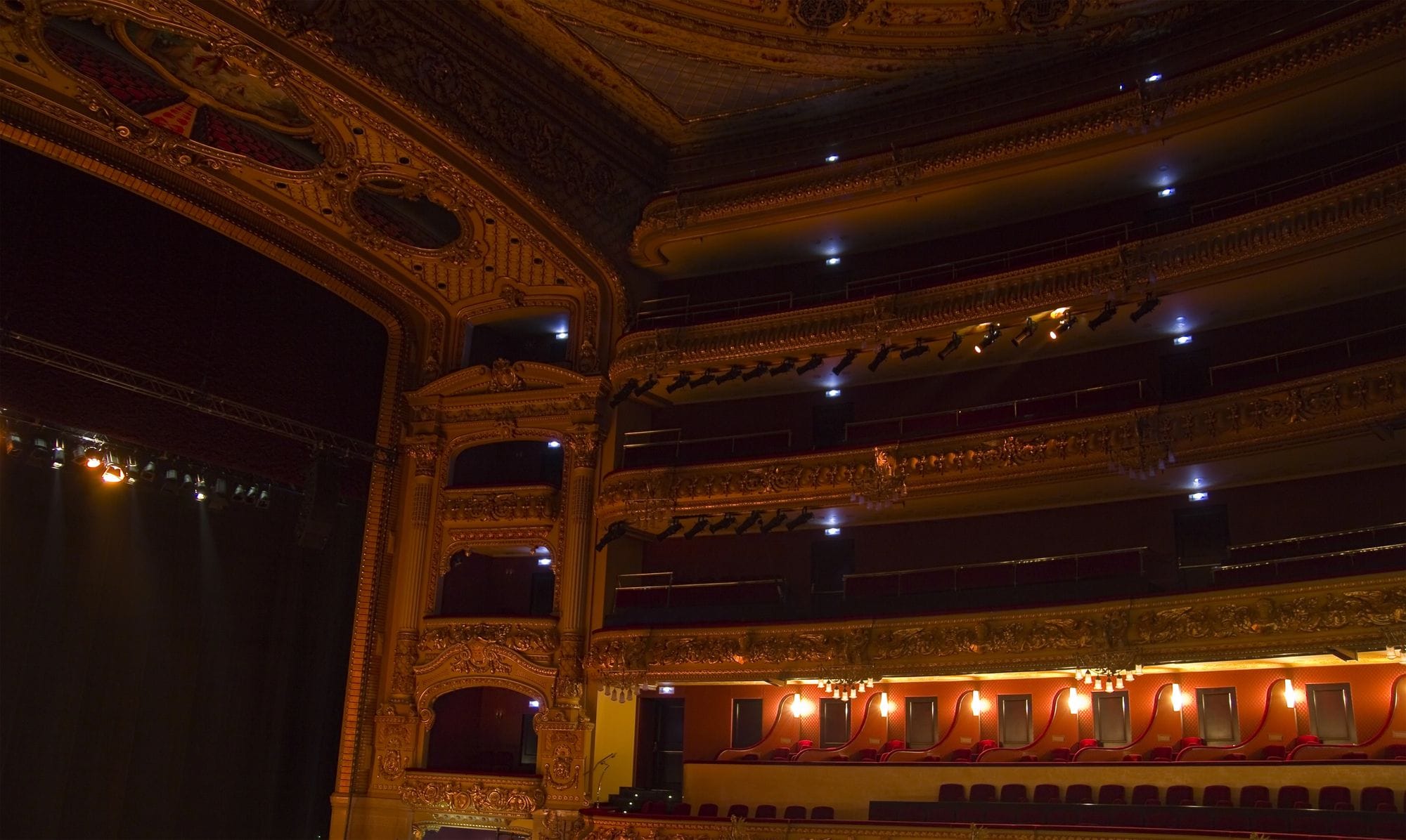 Barcelona inaugura 2026 amb una temporada teatral vibrant i plena d'estrenes