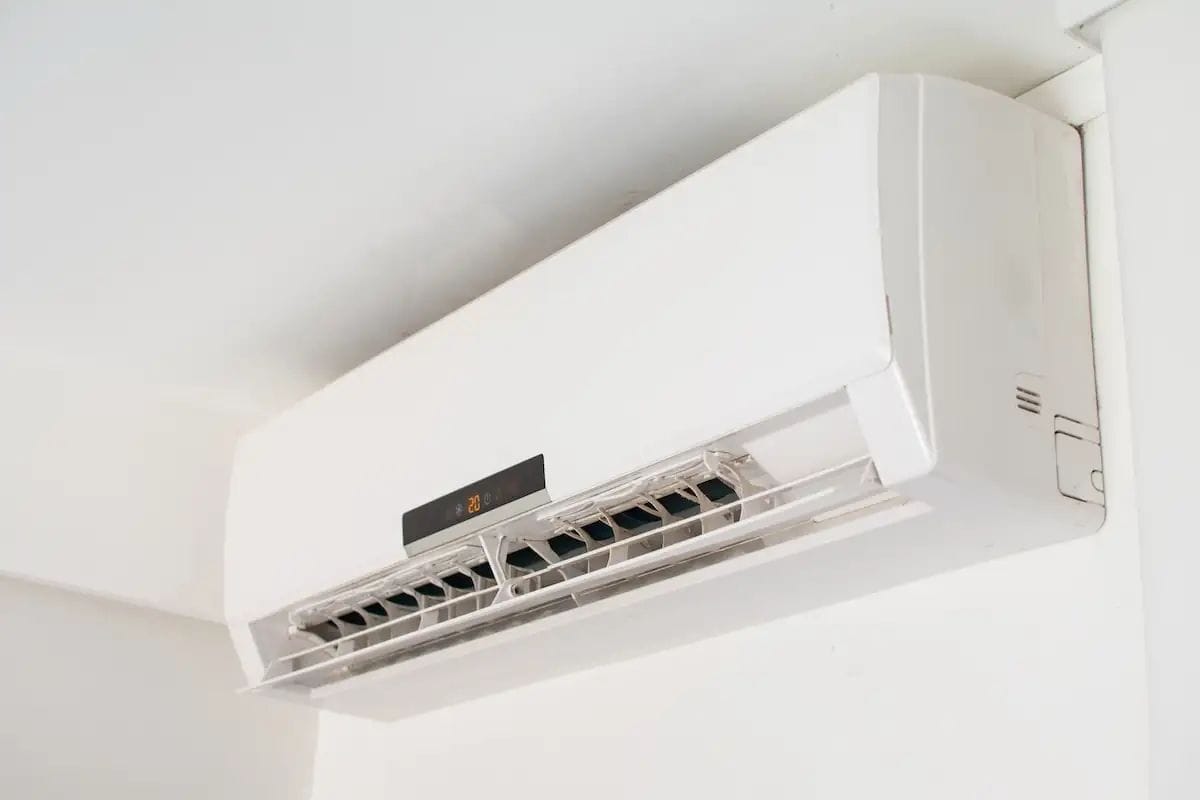 Más refugios climáticos y ayudas al aire acondicionado para familias de Barcelona