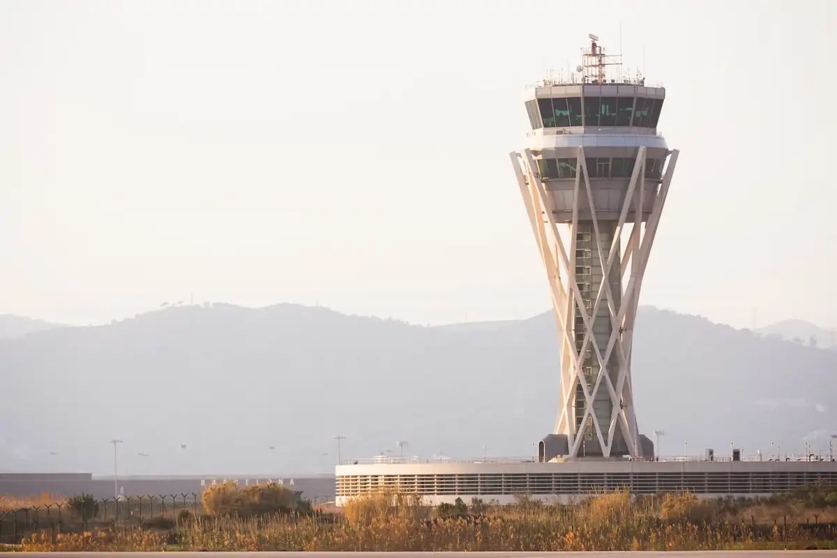 Una huelga indefinida del personal de tierra pone a prueba El Prat