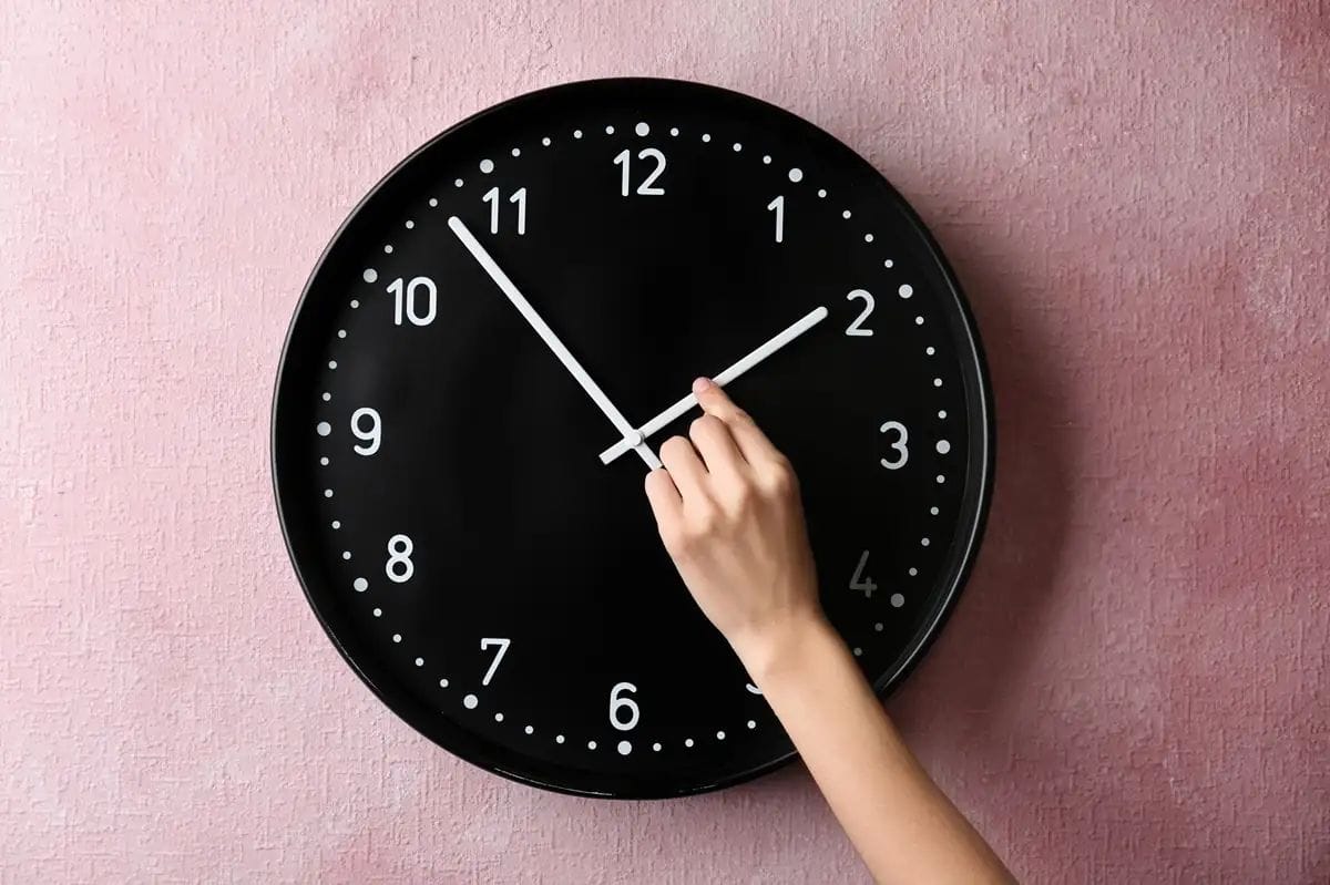 El cambio de hora adelanta el ritmo de Madrid y alarga las tardes