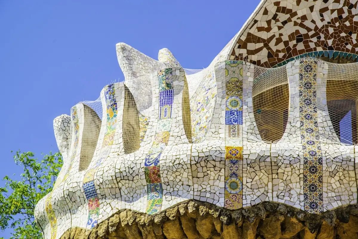 El Coll gana espacio peatonal y mejora accesos junto al Park Güell