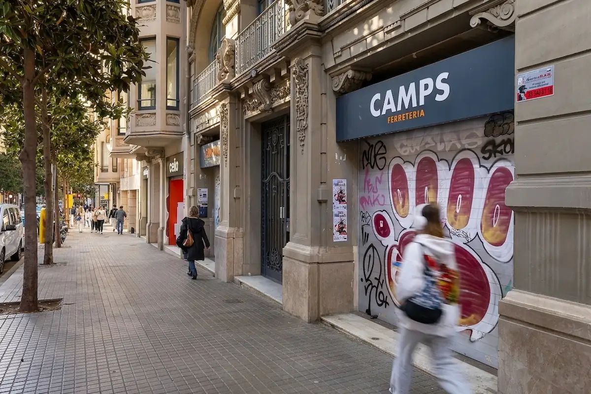 Barcelona debat sobre com frenar els lloguers que expulsin el comerç