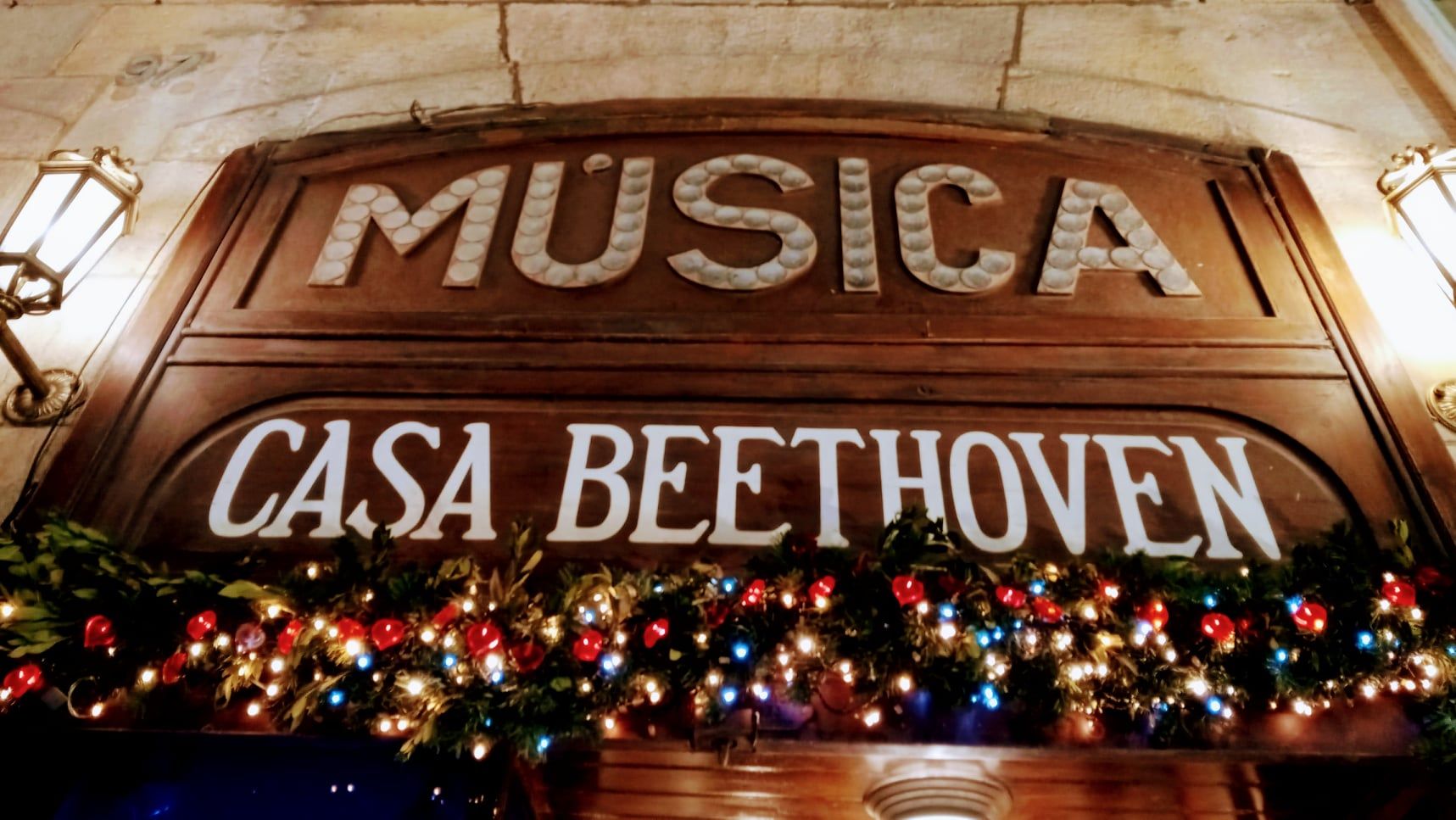 Façana de Casa Beethoven a la Rambla 97