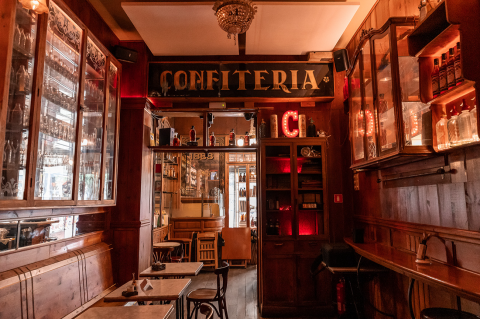 La Confiteria cocteleria al carrer Sant Pau del Raval