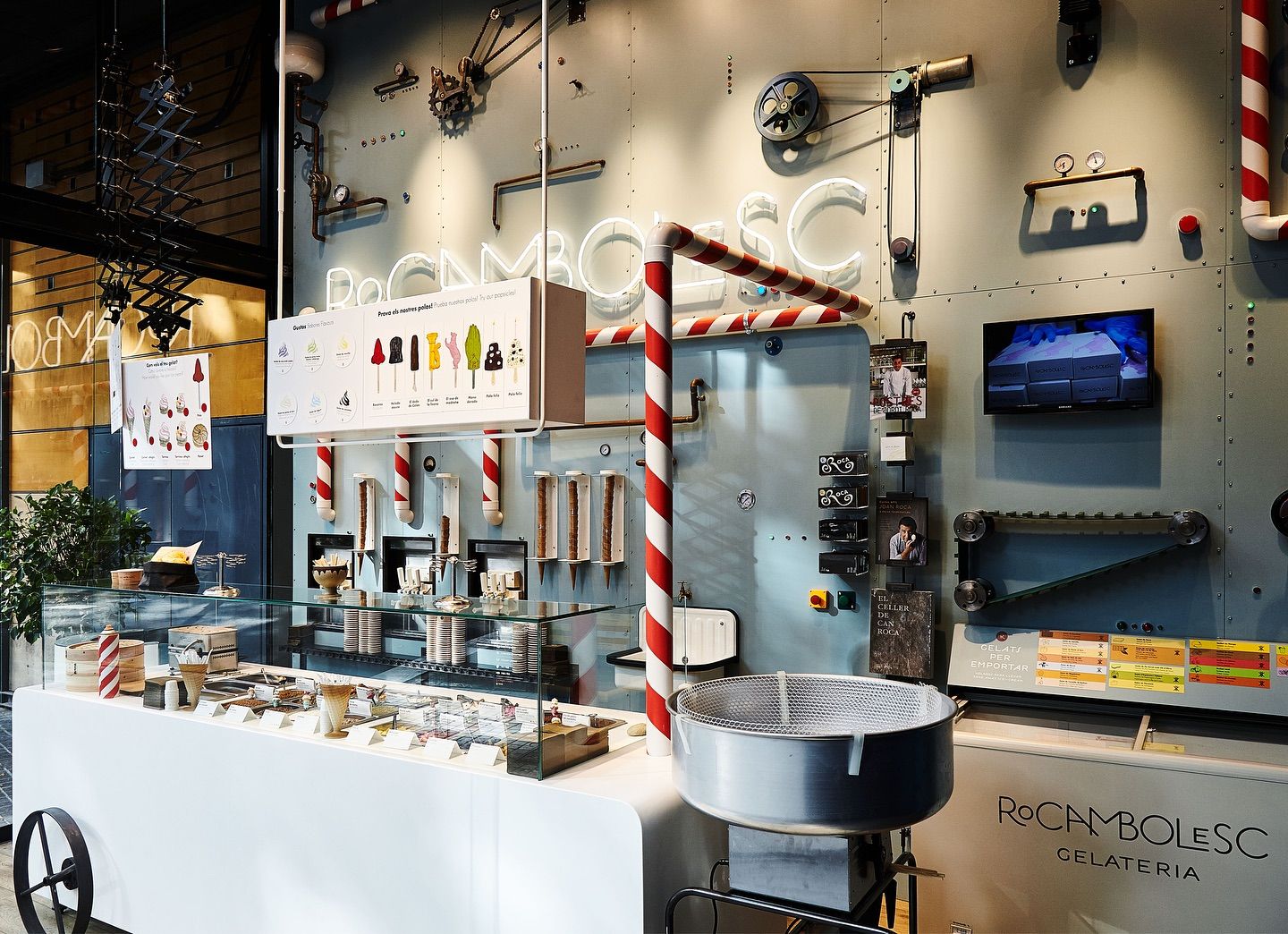 Gelat artesanal a la gelateria Rocambolesc de La Rambla