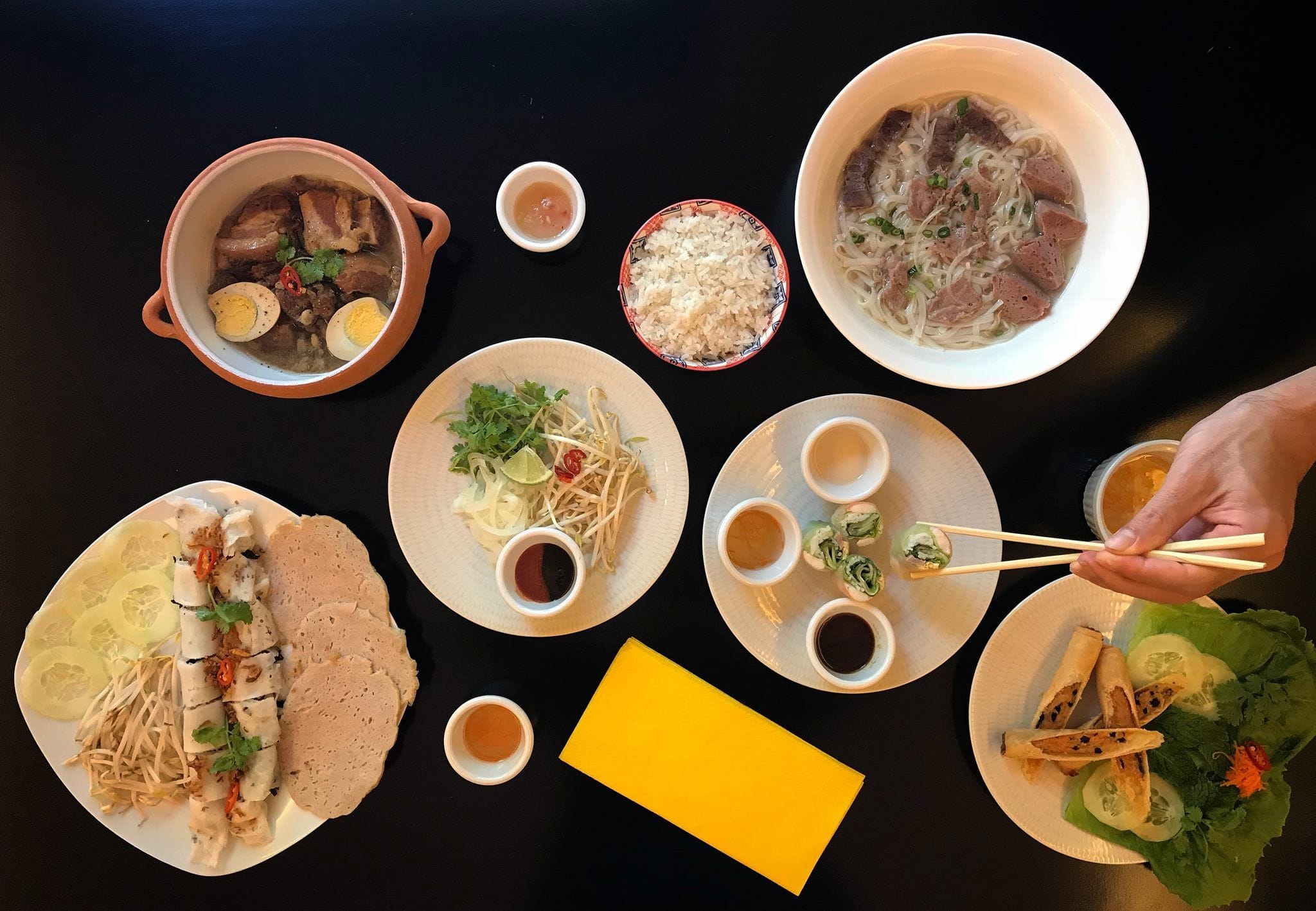 Plats de cuina vietnamita al Viet Kitchen del carrer Aribau