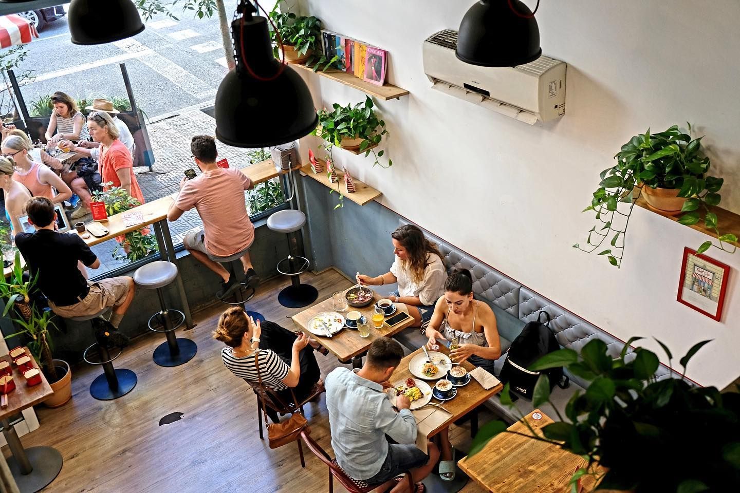 Cafè de especialitat i plats al Roast Club del carrer Valencia