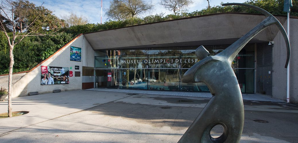Entrada del Museu Olímpic i de l'Esport a Montjuïc