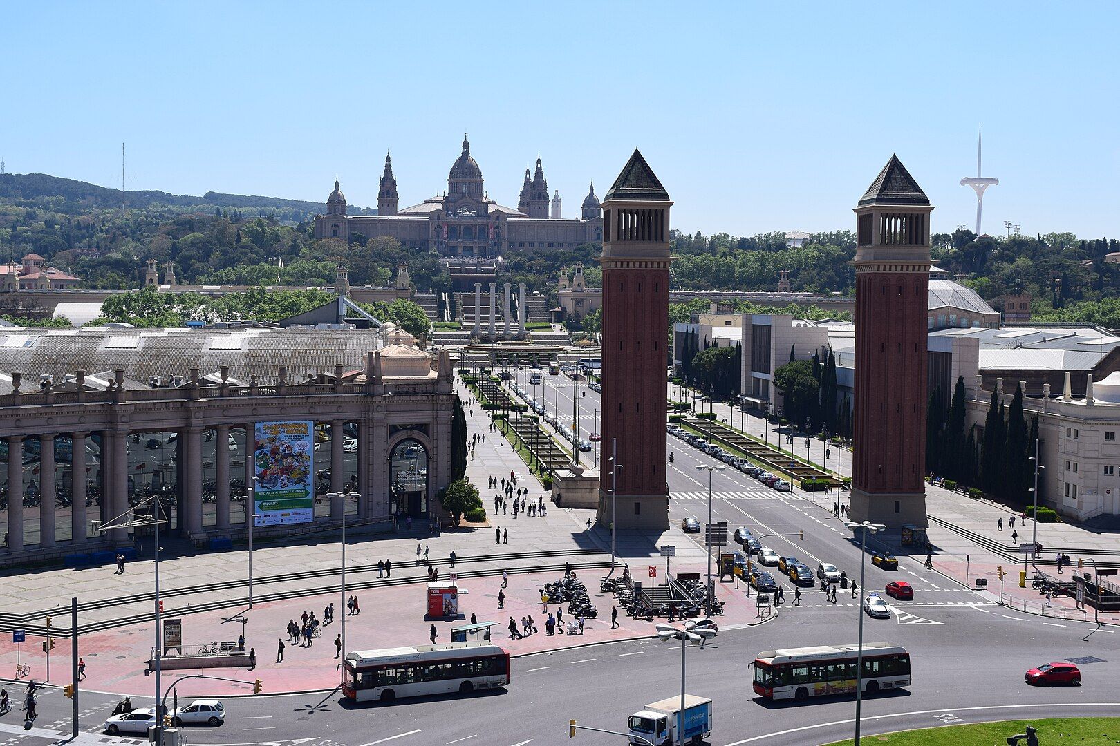 Entrada principal de la Fira de Barcelona a l'Av. de la Reina Maria Cristina