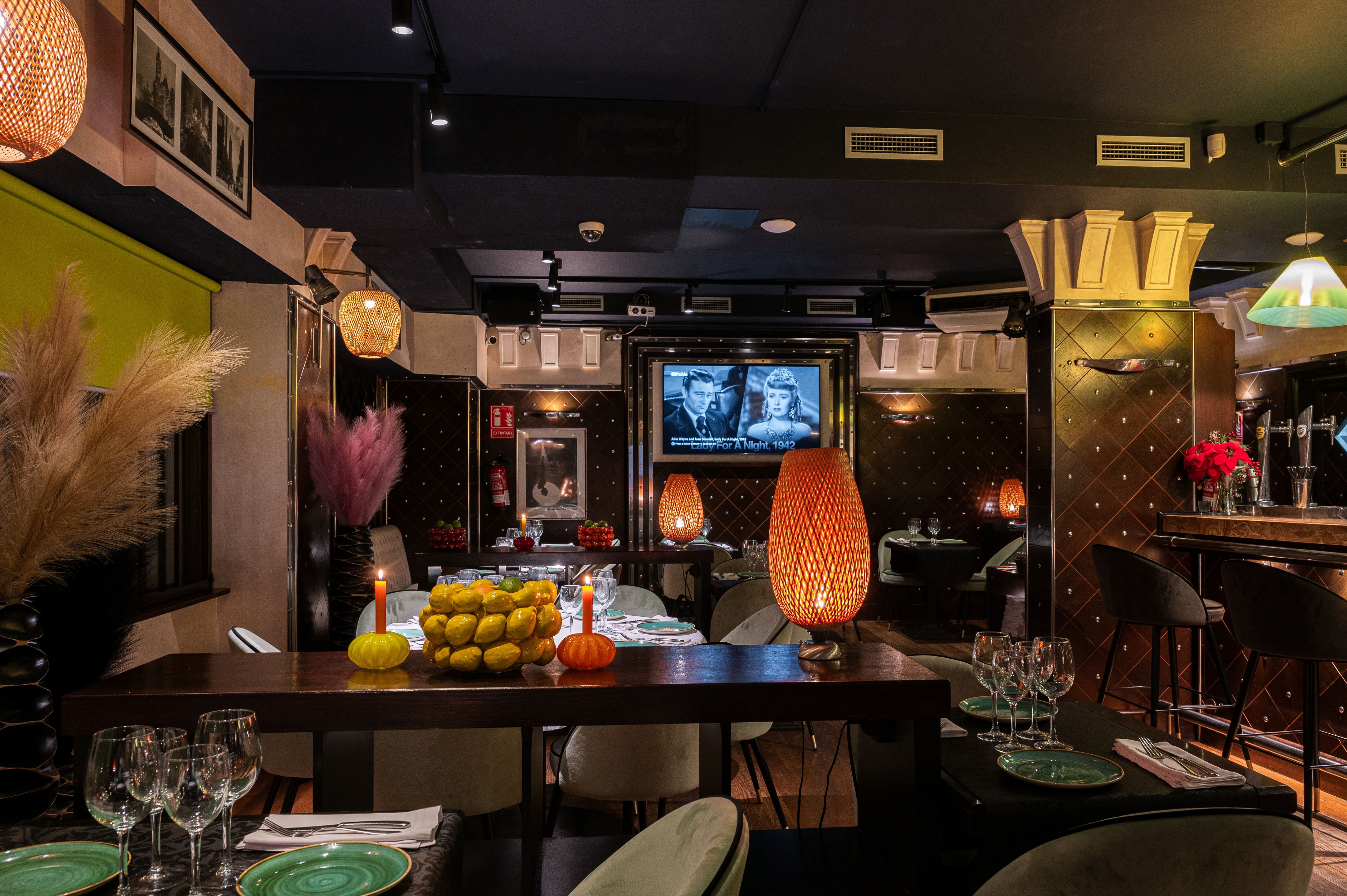 My Way Lounge Restaurant al carrer Heures del barri Gòtic de Barcelona