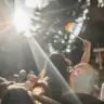 El alcalde de Barcelona presenta un vídeo con una drag queen para apoyar la candidatura al WorldPride 2030