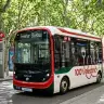 El Bus de Barri se electrifica: el primer minibús ya recorre Barcelona