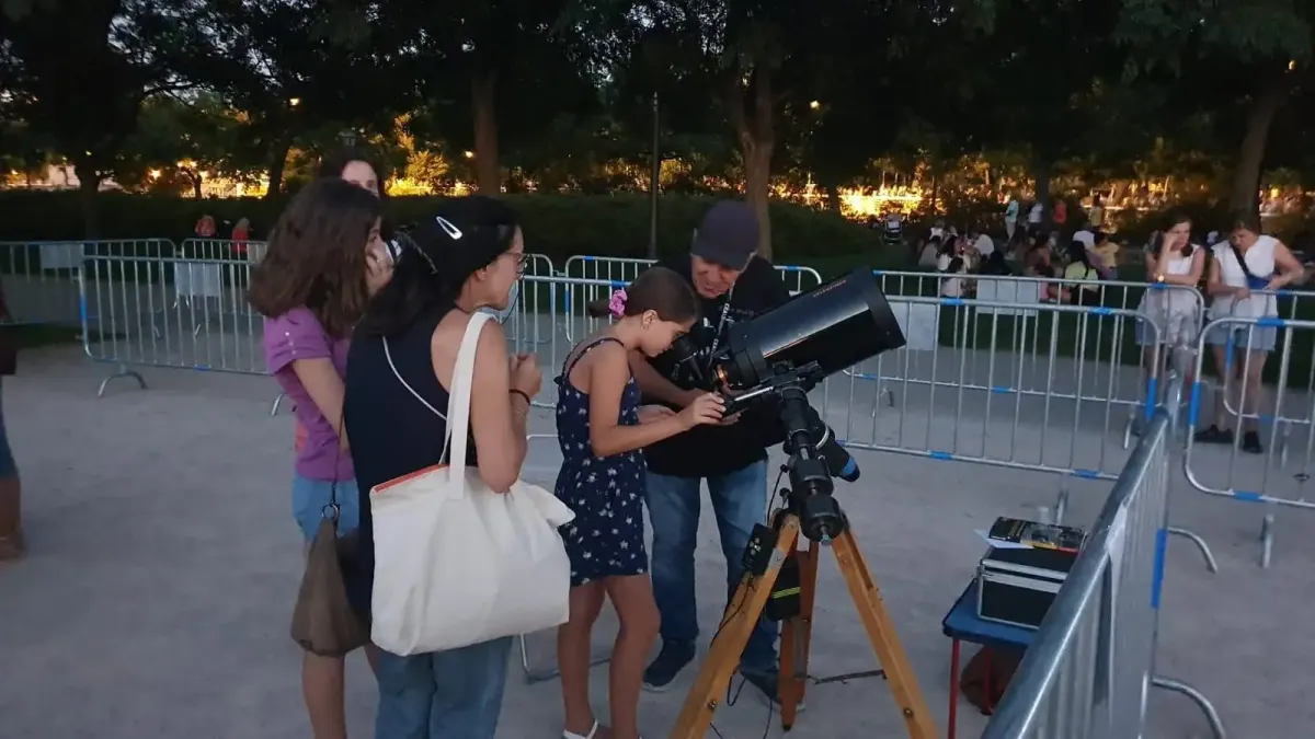 Jornada de observación en el Planetario de Madrid