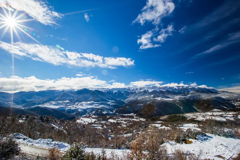 Barcelona en invierno: cómo vivir la magia de la nieve cerca de la ciudad