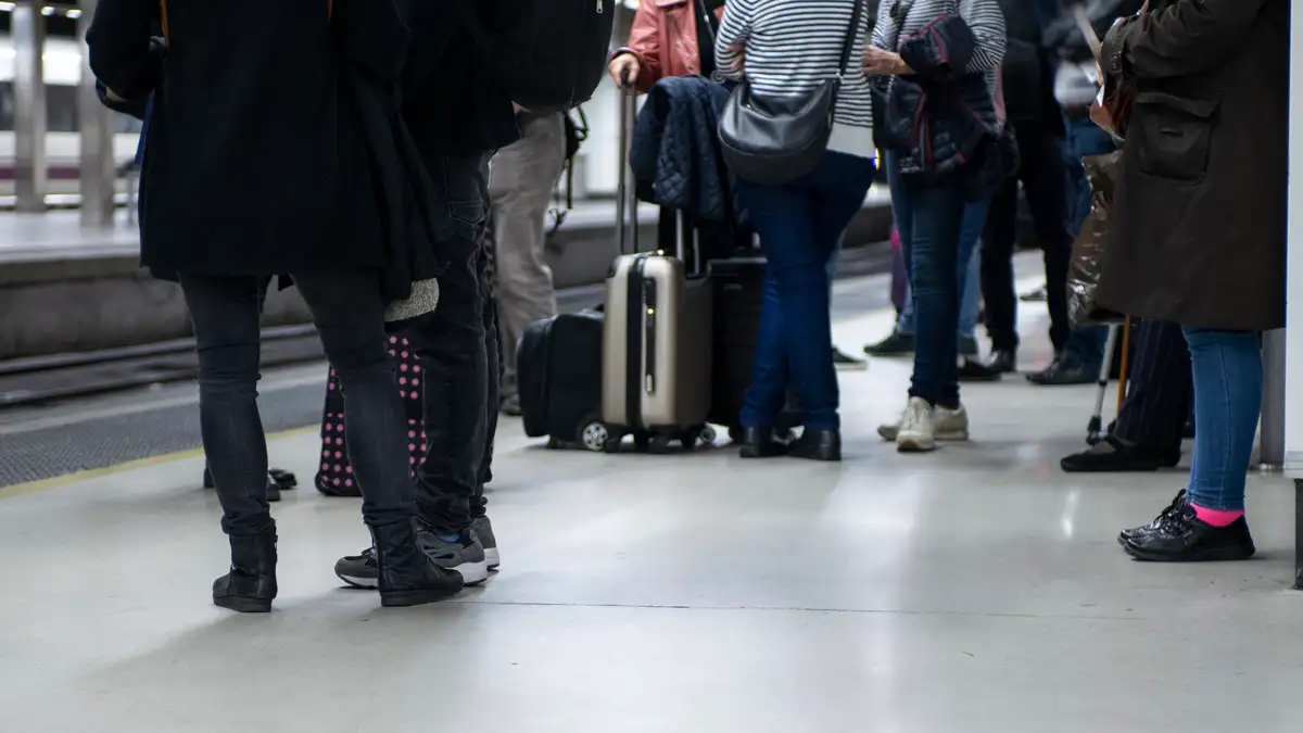 Barcelona colapsada: Rodalies a medio gas, AP-7 cortada y ZBE suspendida
