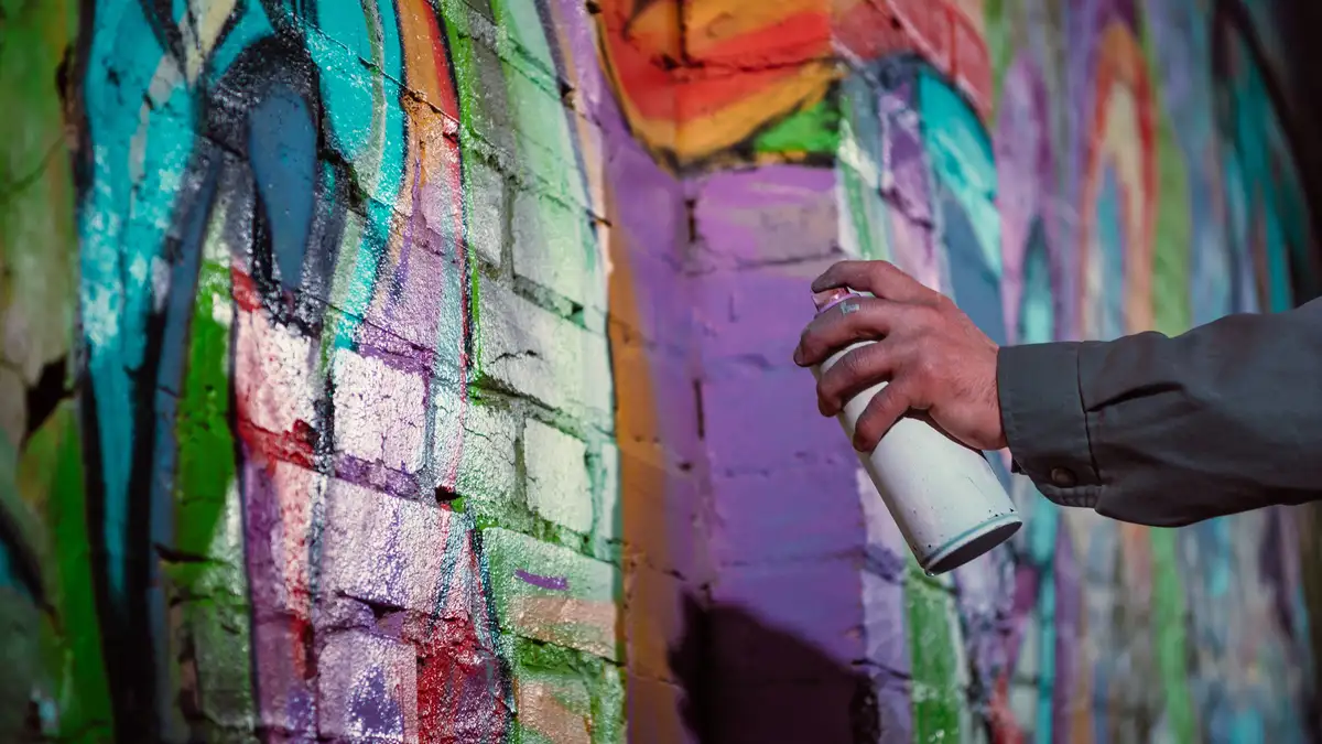 Barcelona intensifica la lucha contra grafitis: más de 119.000 retirados en 11 meses