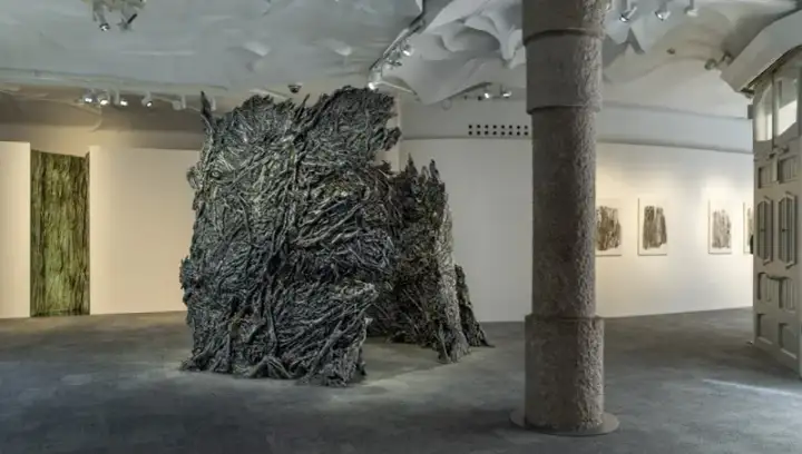 Exposición «Cristina Iglesias. Pasajes» del 9 de octubre de 2025 al 26 de enero de 2026 en La Pedrera de Barcelona