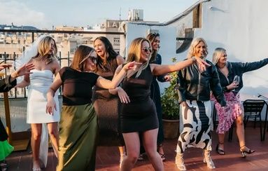 Clase de salsa en la azotea con sangría sin fondo