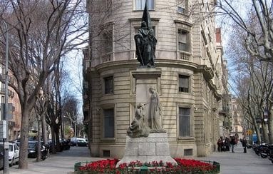 Monumento a Rafael Casanova