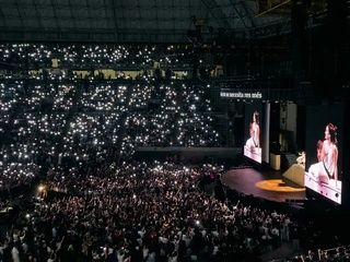 Rosalía transforma el Palau Sant Jordi en un museo vivo con su ‘Lux Tour’