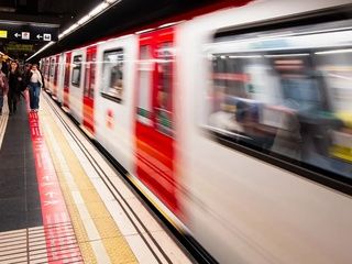 Un apuñalamiento en el metro de Barcelona deja 13 detenidos y genera inquietud