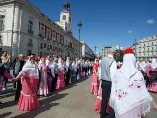 Qué hacer gratis en Madrid este puente de mayo: festivales históricos, folclore, conciertos y planes al aire libre