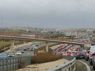 Atascos en las salidas de Madrid por el puente de mayo: retenciones en M-50, A-1, A-3 y A-5