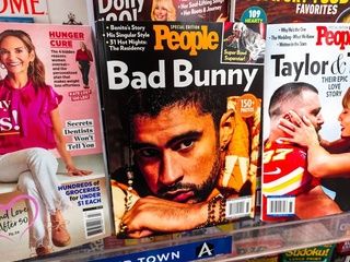 Bad Bunny ya está en Barcelona y sus fans lo han localizado en Passeig de Gràcia