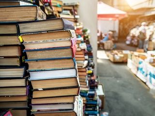 La Feria del Libro de la Cuesta de Moyano cumple 100 años y recibe el mayor reconocimiento cultural