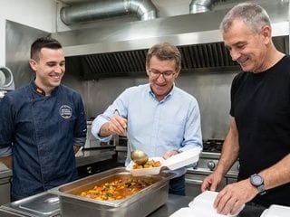 La solidaridad lleva 1.300 comidas a los evacuados de la Sierra Oeste