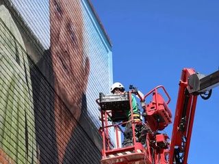 Un mural en Fuenlabrada celebra a ‘Acero’ y la huerta local