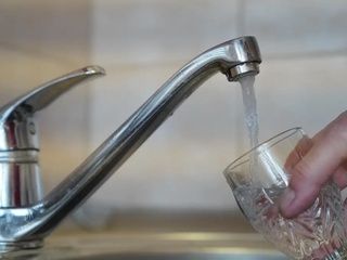 Madrid detecta cambios de olor y sabor en el agua del grifo