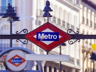 Recorre el metro de Madrid corriendo: un joven convierte cada línea en una ruta de hasta 30 km