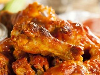 Wingstop aterriza en Gran Vía y suma sabor americano a los planes de Madrid