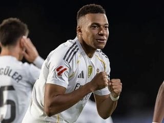 Mbappé y Vinicius, señalados en una noche tensa en el Santiago Bernabéu
