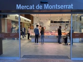 El Mercat de Montserrat impulsa Nou Barris con más ventas y público joven