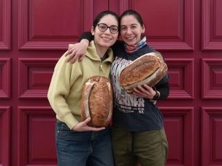 El mejor pan de Madrid: una hogaza de masa madre por 5 euros en la nueva panadería de Malasaña