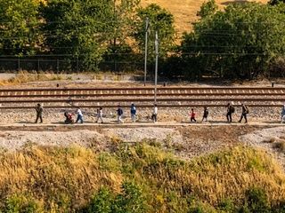 Una avería en Cercanías obliga a pasajeros a bajar a las vías en Fuencarral