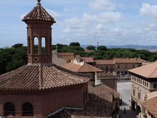 ¿Qué eventos se realizan en el Poble Espanyol de Barcelona?