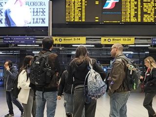 Descuentos históricos en tren y autobús abren el verano joven