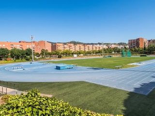 Protesta en Nou Barris por las pistas de Can Dragó: atletas denuncian pérdida de espacio y parón de la actividad