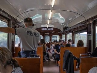 El Tren Granota vuelve a circular en Barcelona con viajes históricos hasta diciembre